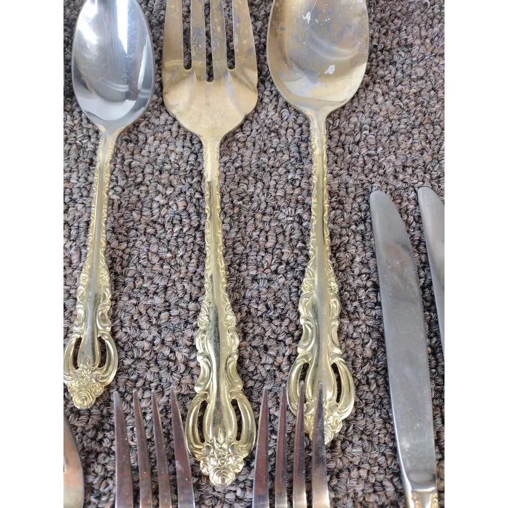 24 PIECES OF COOK'S ESSENTIALS 18/10 STAINLESS STEEL FLATWARE WITH GOLD ACCENTS